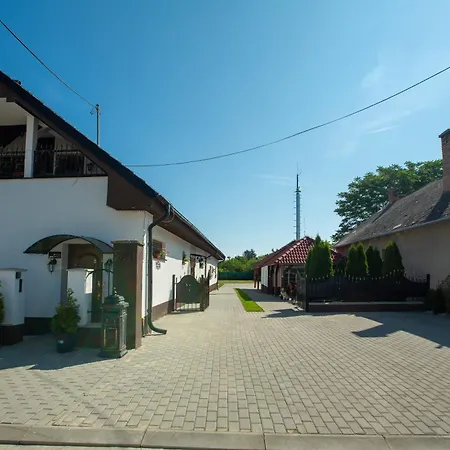 Vintage B 106 3* Tomasikovo